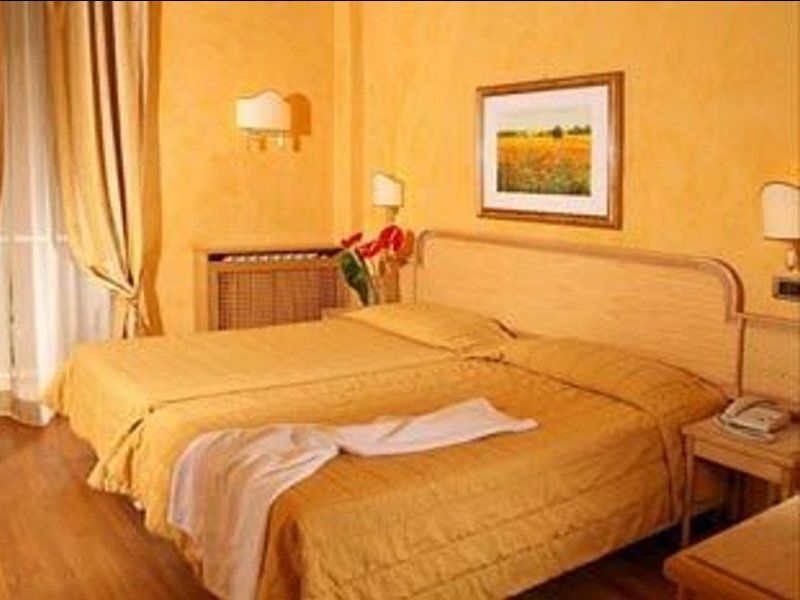 Hotel Oxford Roma Esterno foto